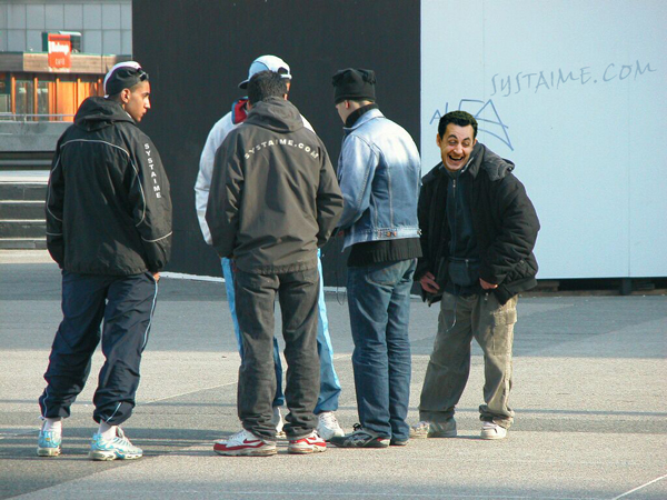 http://i14.servimg.com/u/f14/11/24/57/80/sarkoz10.jpg
